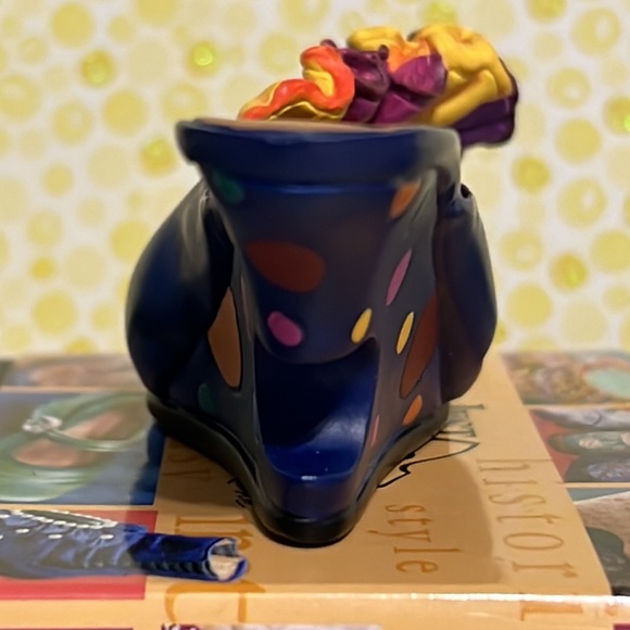 Just the Right Shoe "Rio" #25080 (1999) Miniature Collectible - Picture 6 of 10